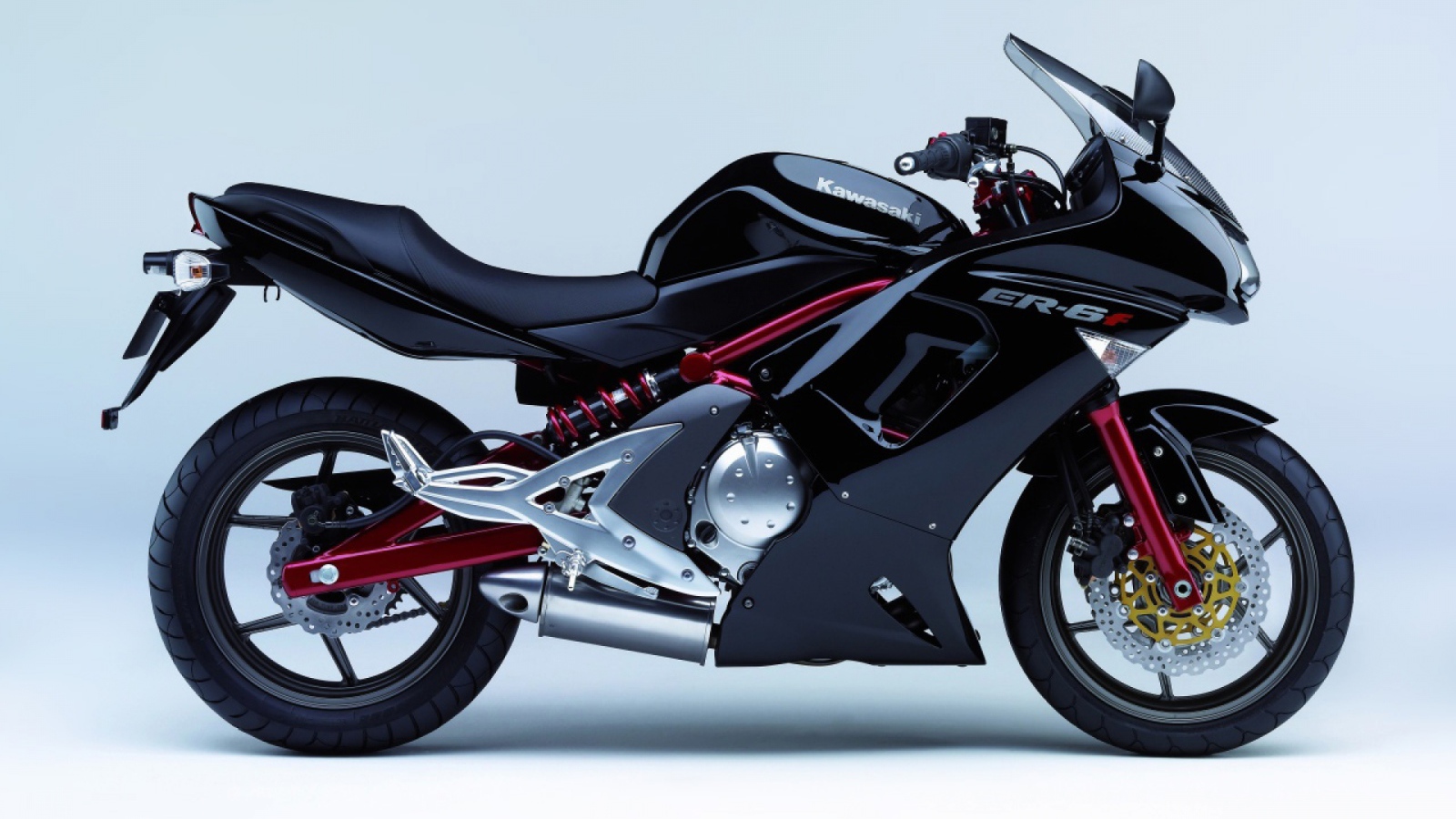 Надежный мотоцикл Kawasaki ER-6f