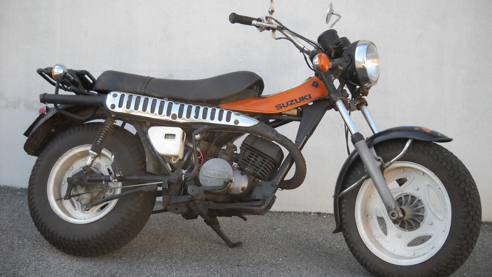 Надежный мотоцикл Suzuki RV 125