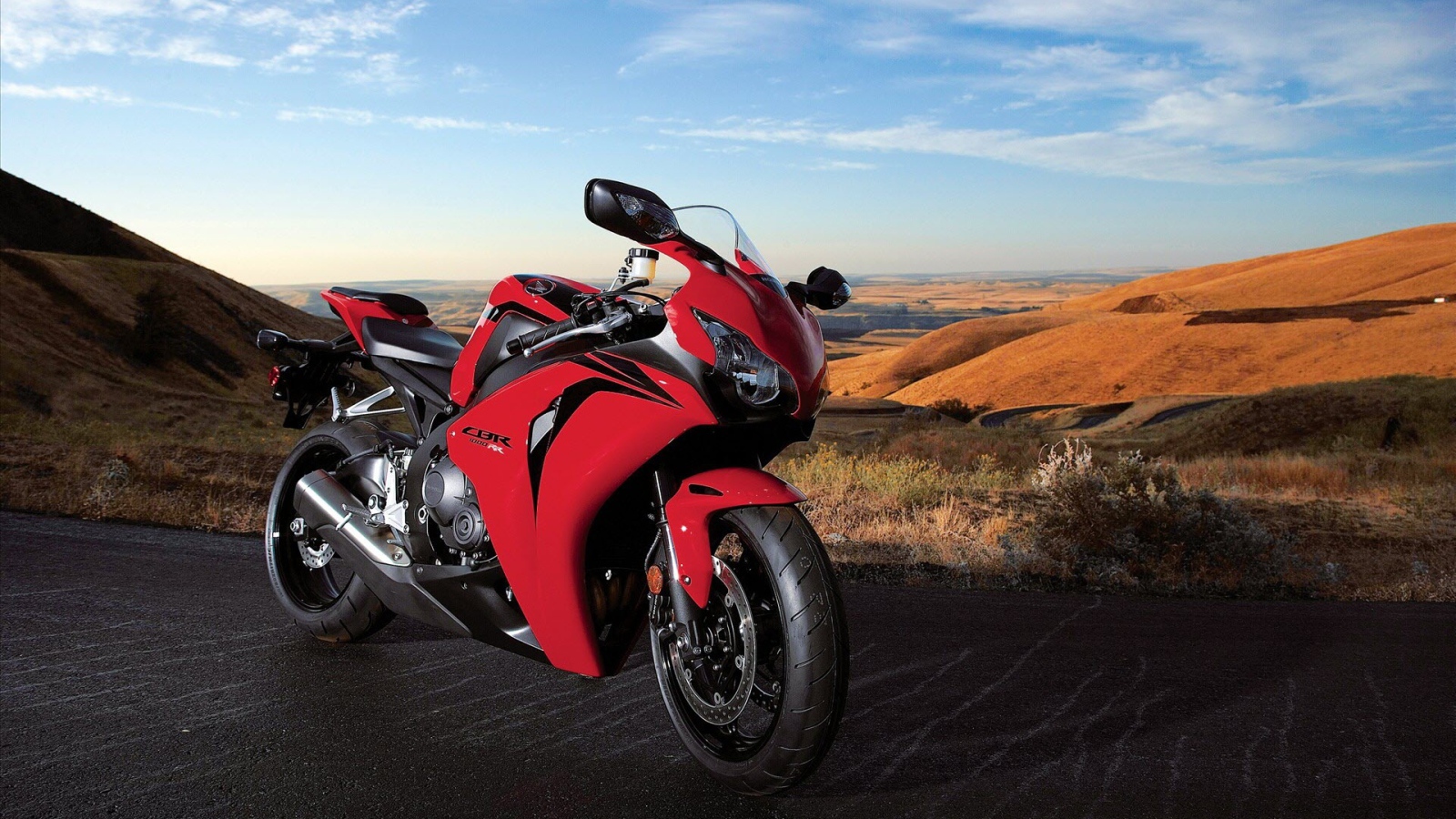 Красный Honda cbr 1000rr