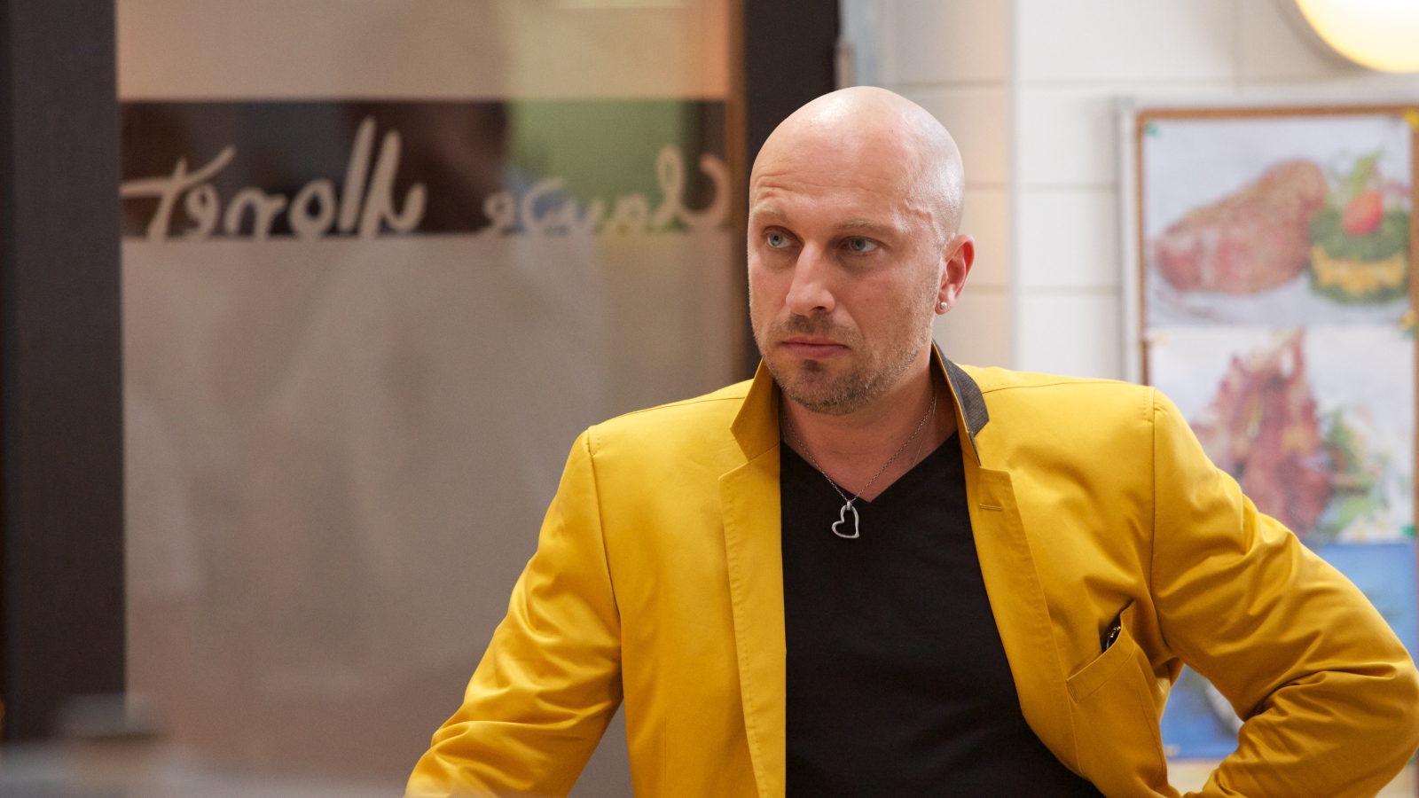 Хозяин ресторана в сериале Кухня