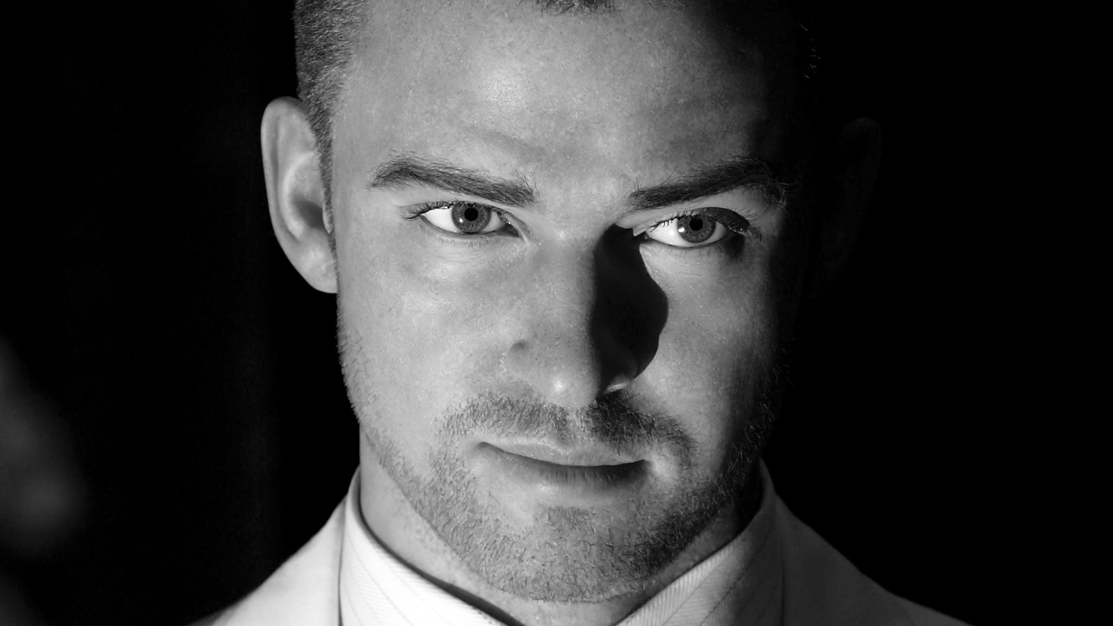 Джастин Тимберлейк черно-белая фотосессия