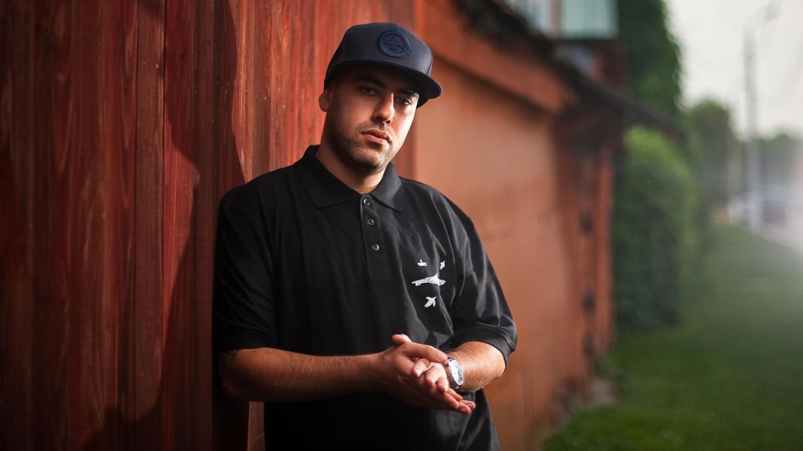 SLIM во дворе