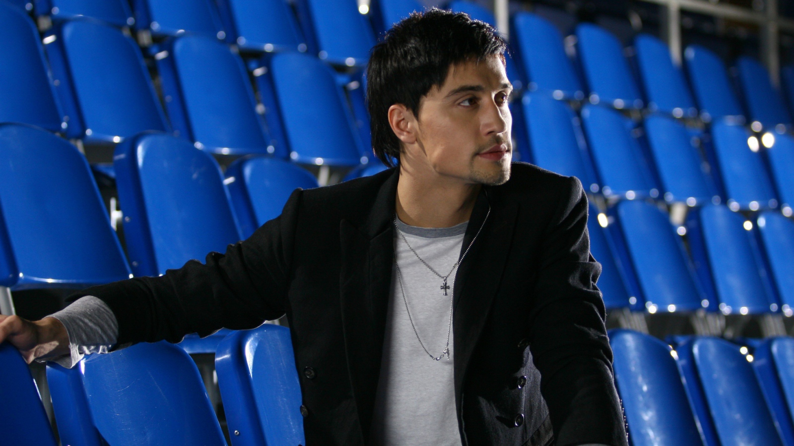 Дима Билан на стадионе