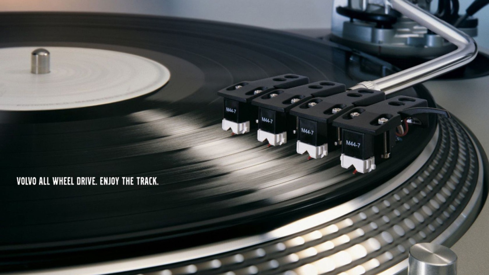 Четыре головки у проигрывателя 