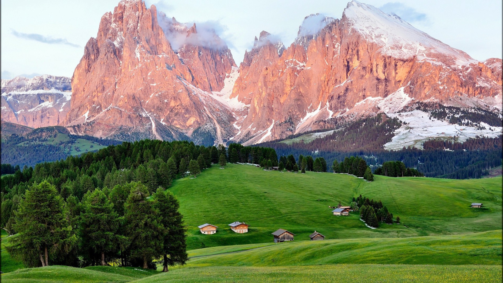 Деревня у подножъя гор