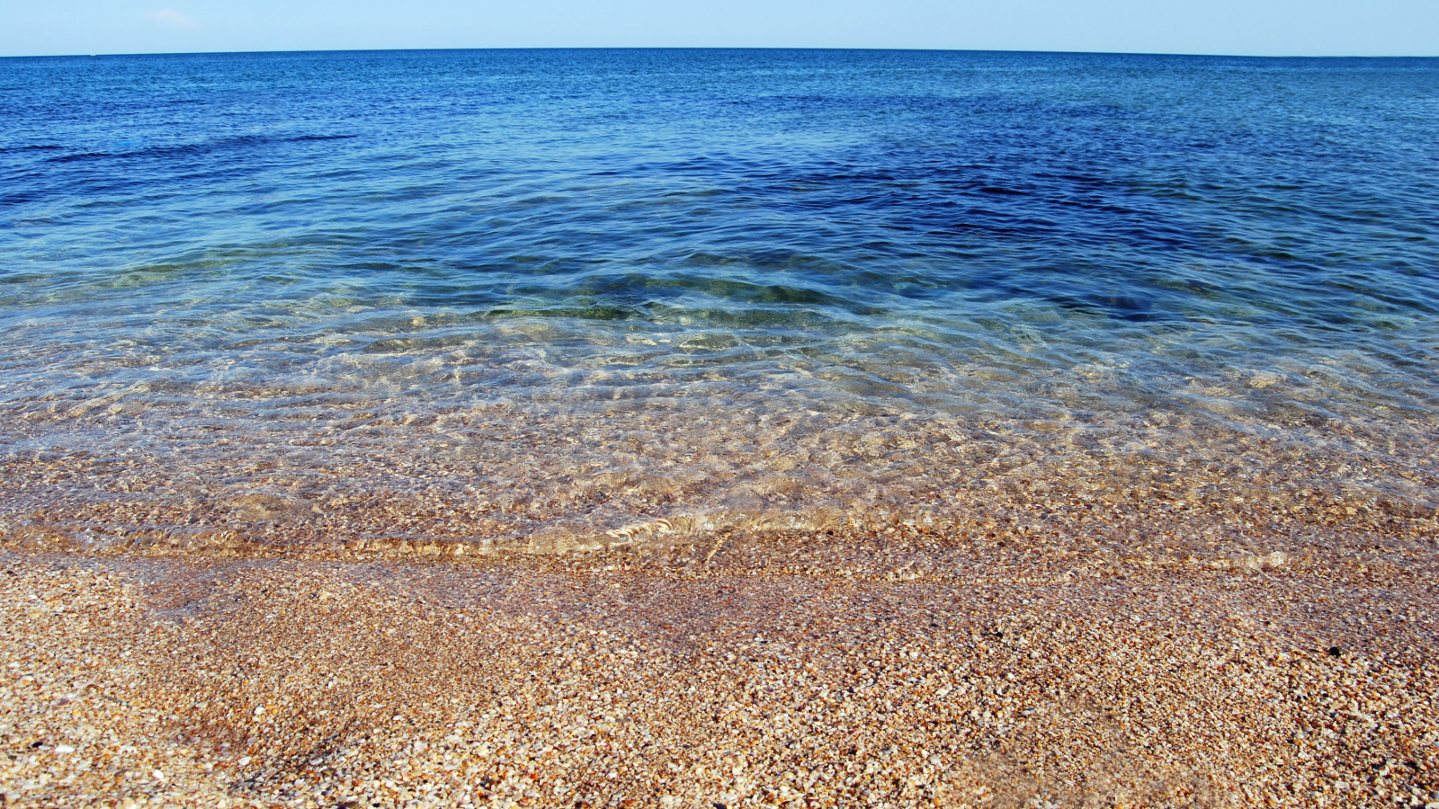 Золотой пляж в Ялте