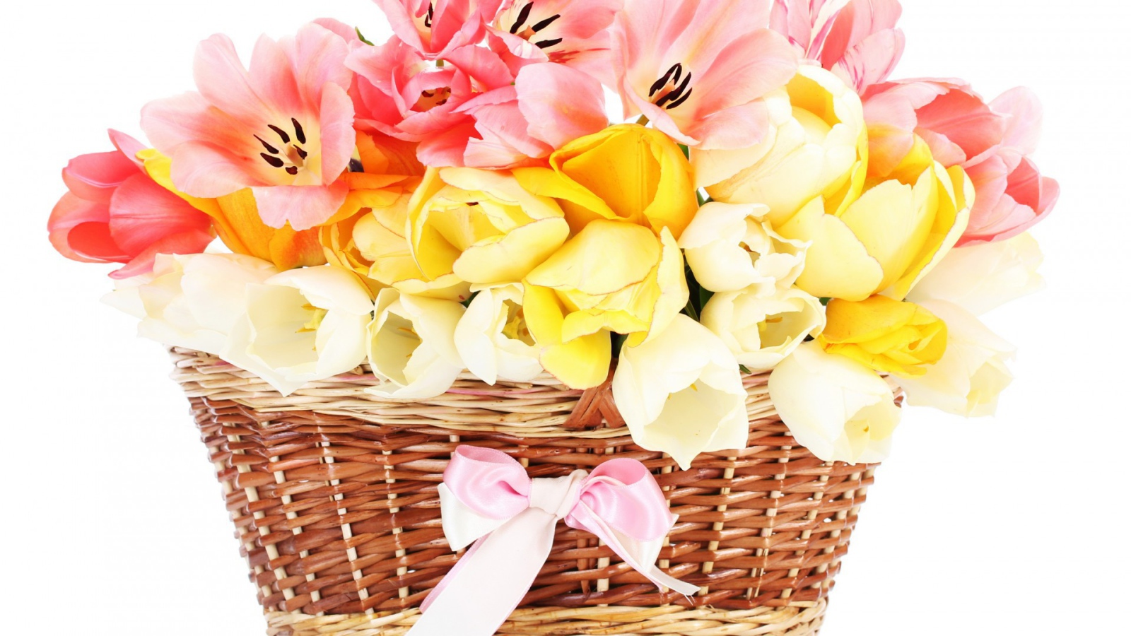 Корзина красивых цветов