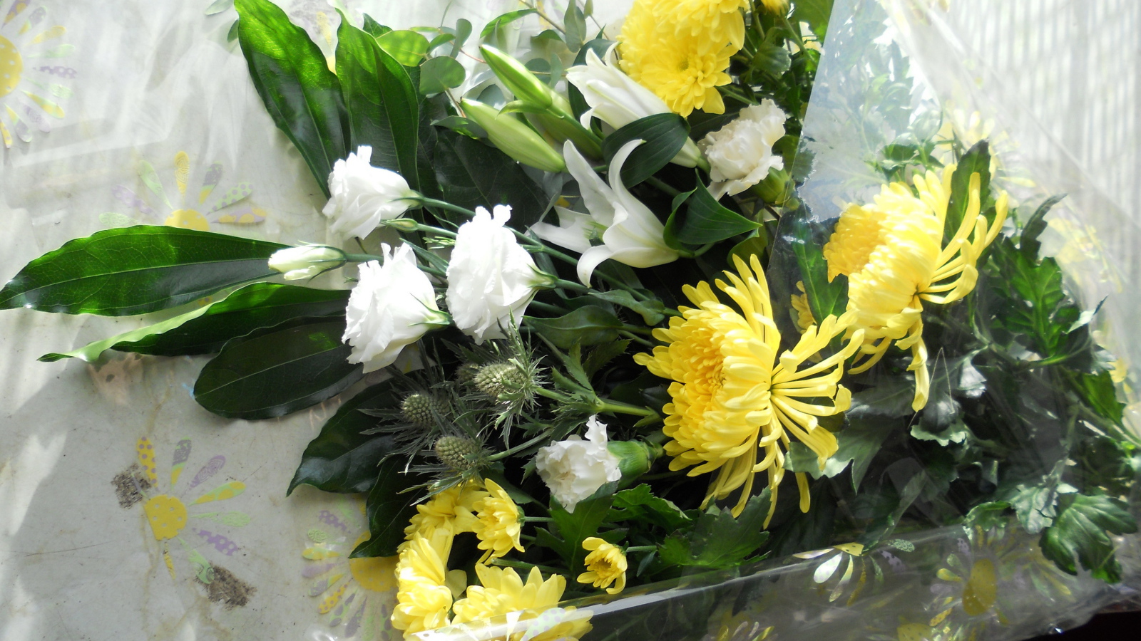 Красивый букет цветов хризантема