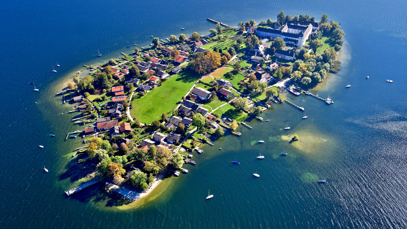 Деревня на острове