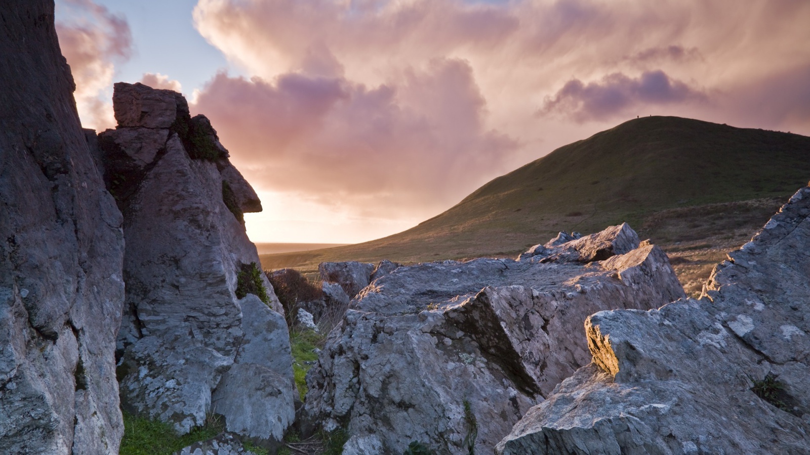 Цветные скалы