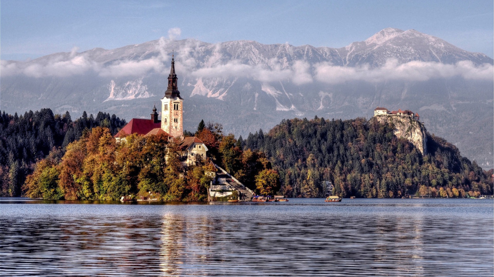 Архитектурный ансамбль в горах