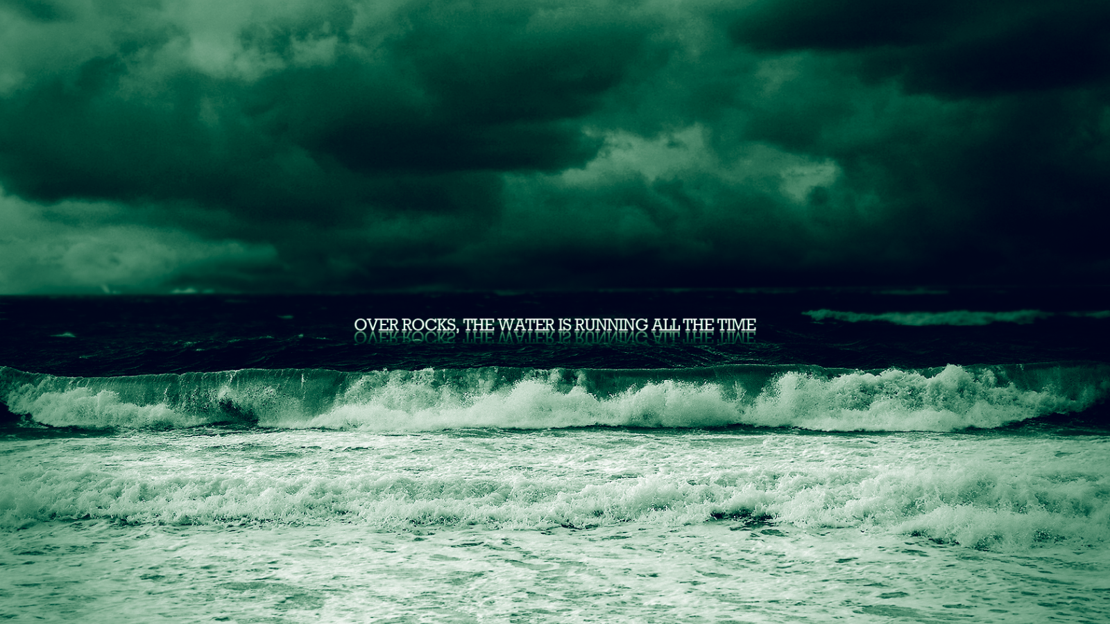 Облака в зеленом тоне