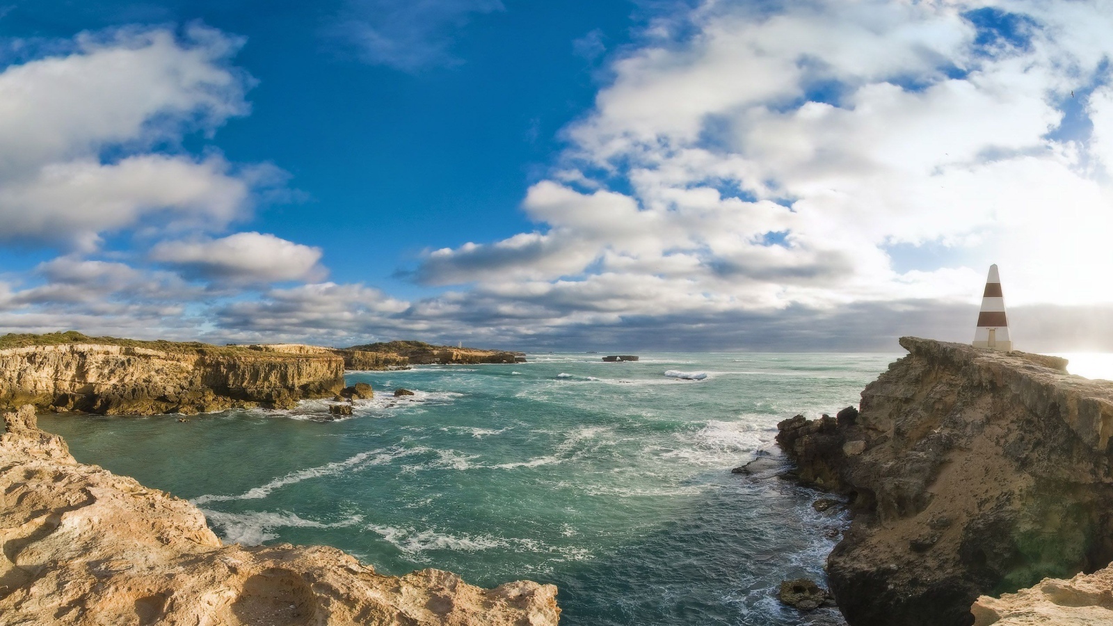 Дикий берег моря