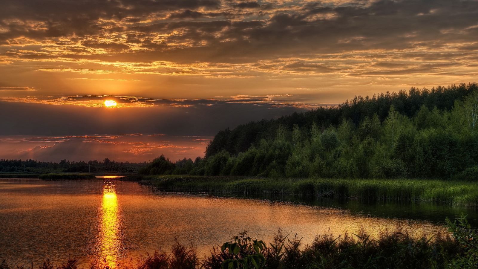 Закат солнца за тучу