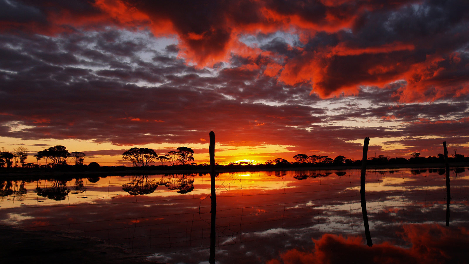 Красные облака