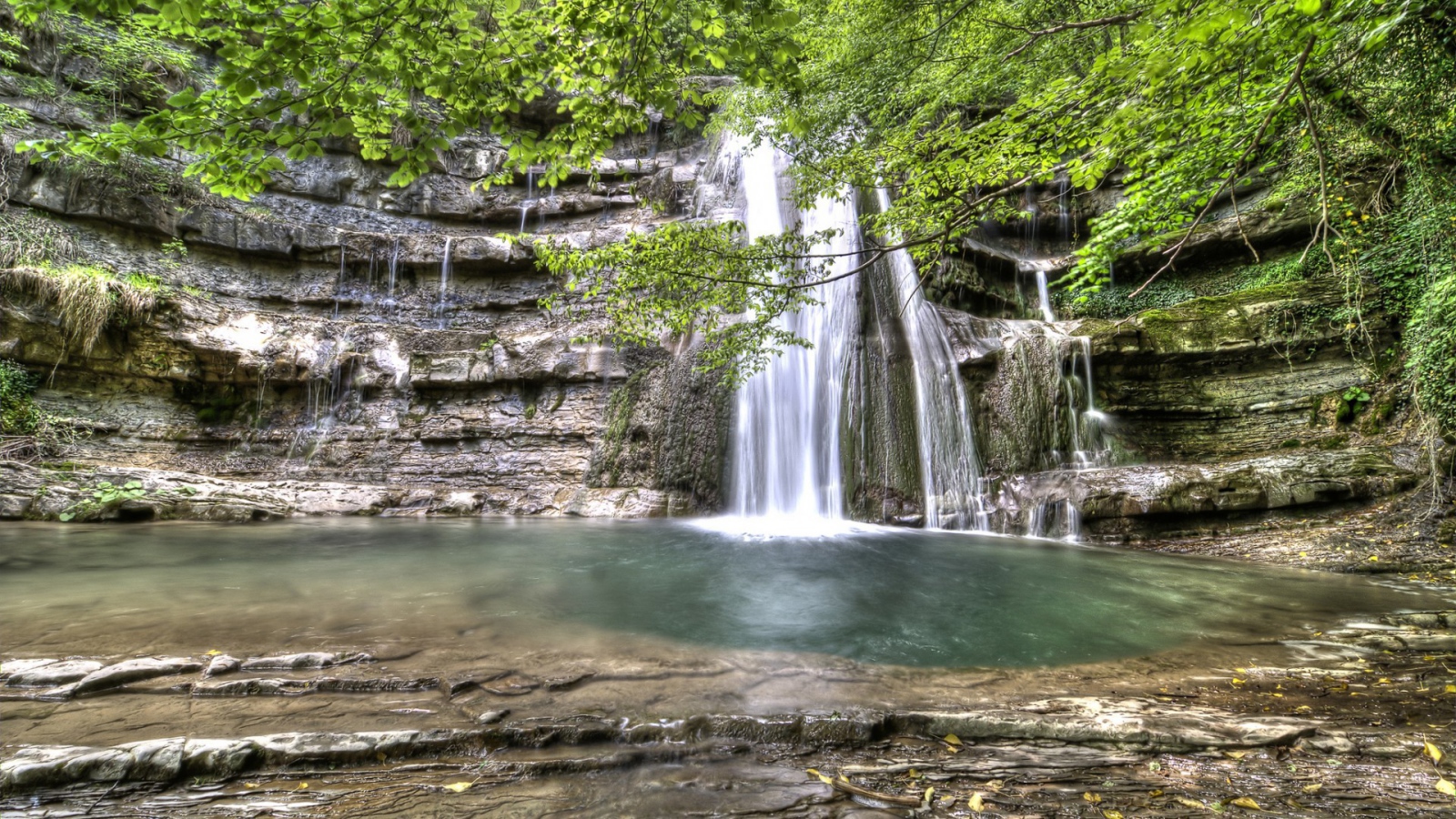 Прекрасный водопад