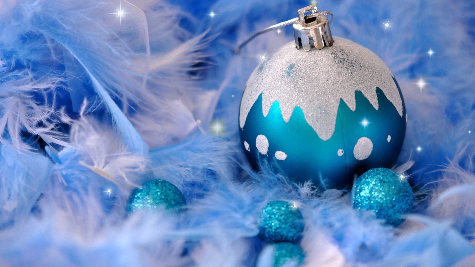 Синий шарик на Новый год