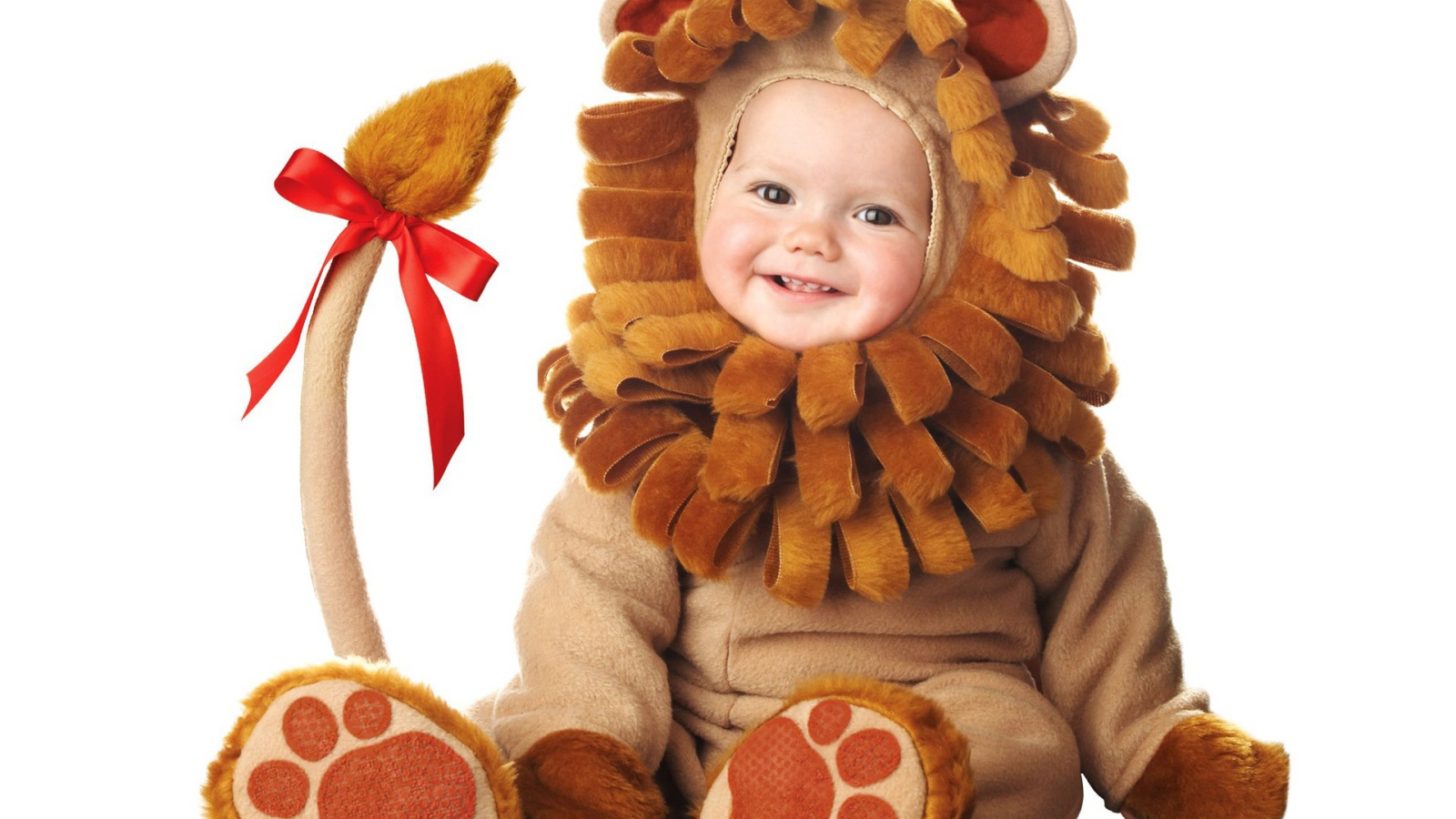 Ребенок в костюме