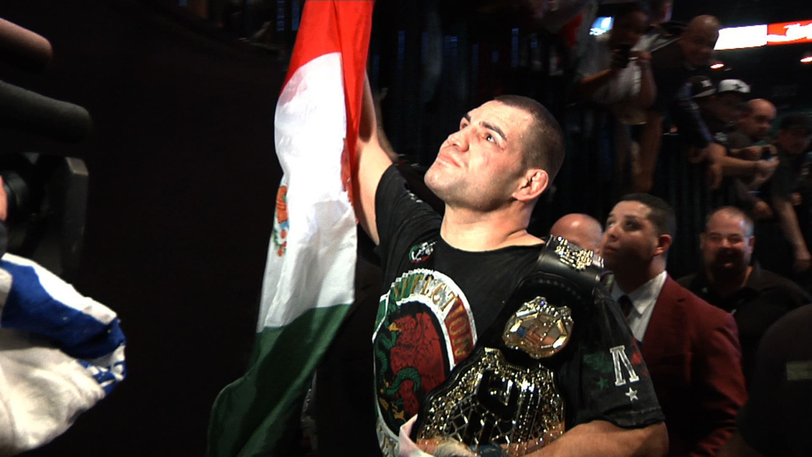 Бесстрашный Джуниор Дос Сантос