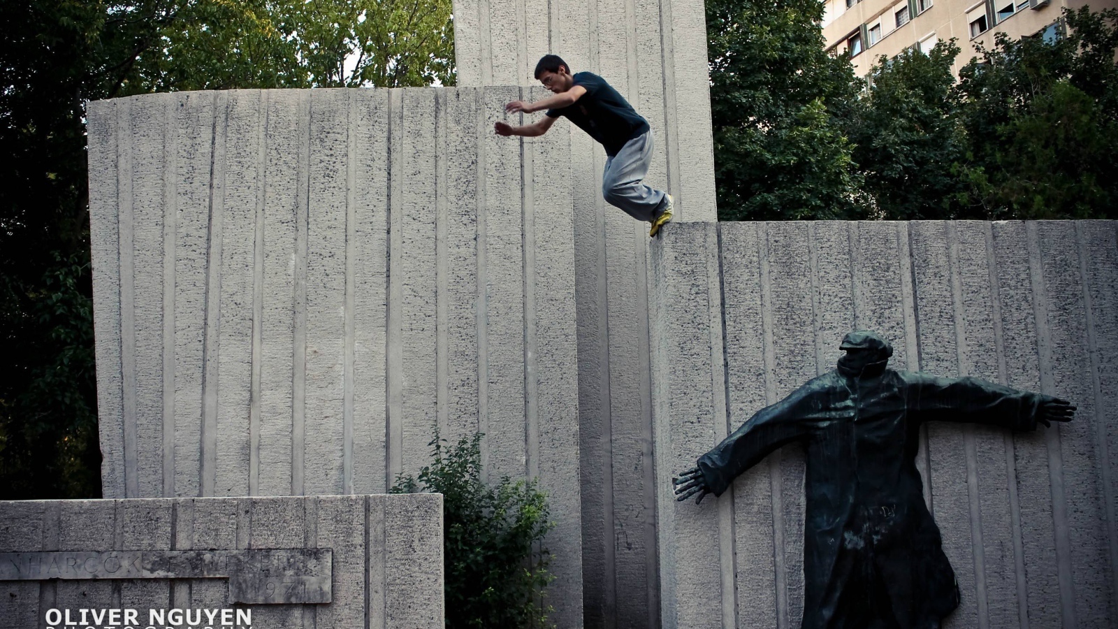 Паркур на памятнике