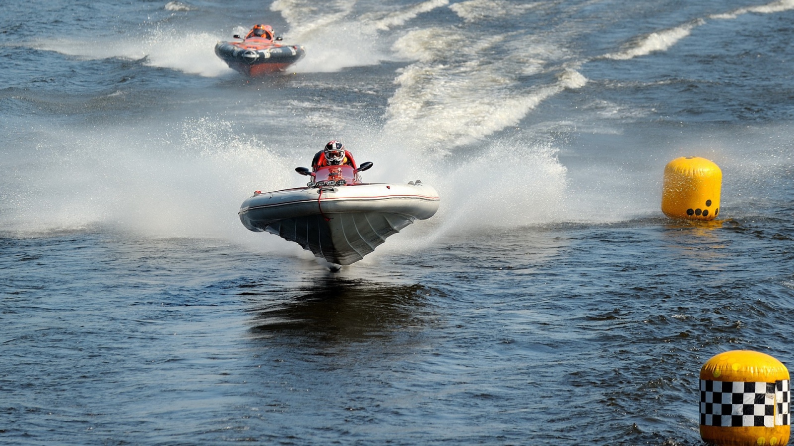 Гонки на катерах