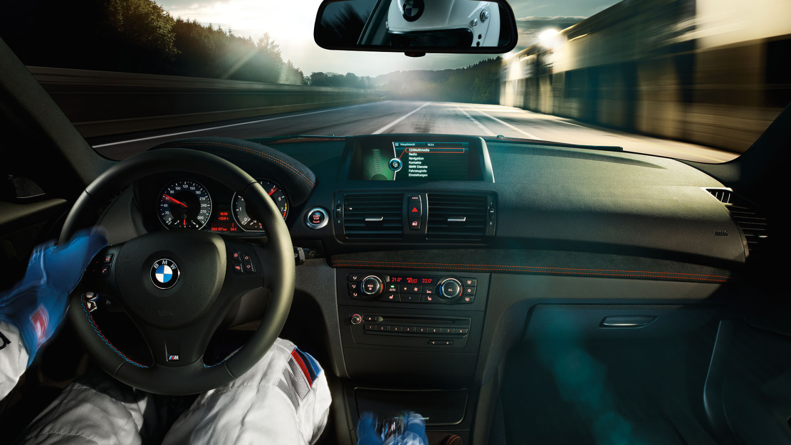 Салон гоночной машины