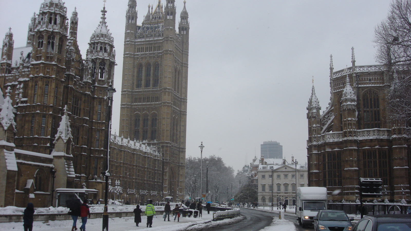 Snow in London city center