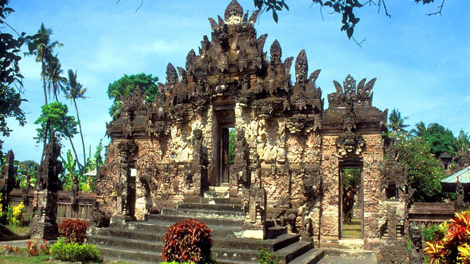 Древний храм на Бали