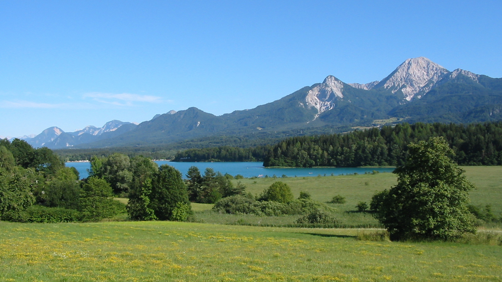 Альпы на курорте Фаакер-Зее, Австрия