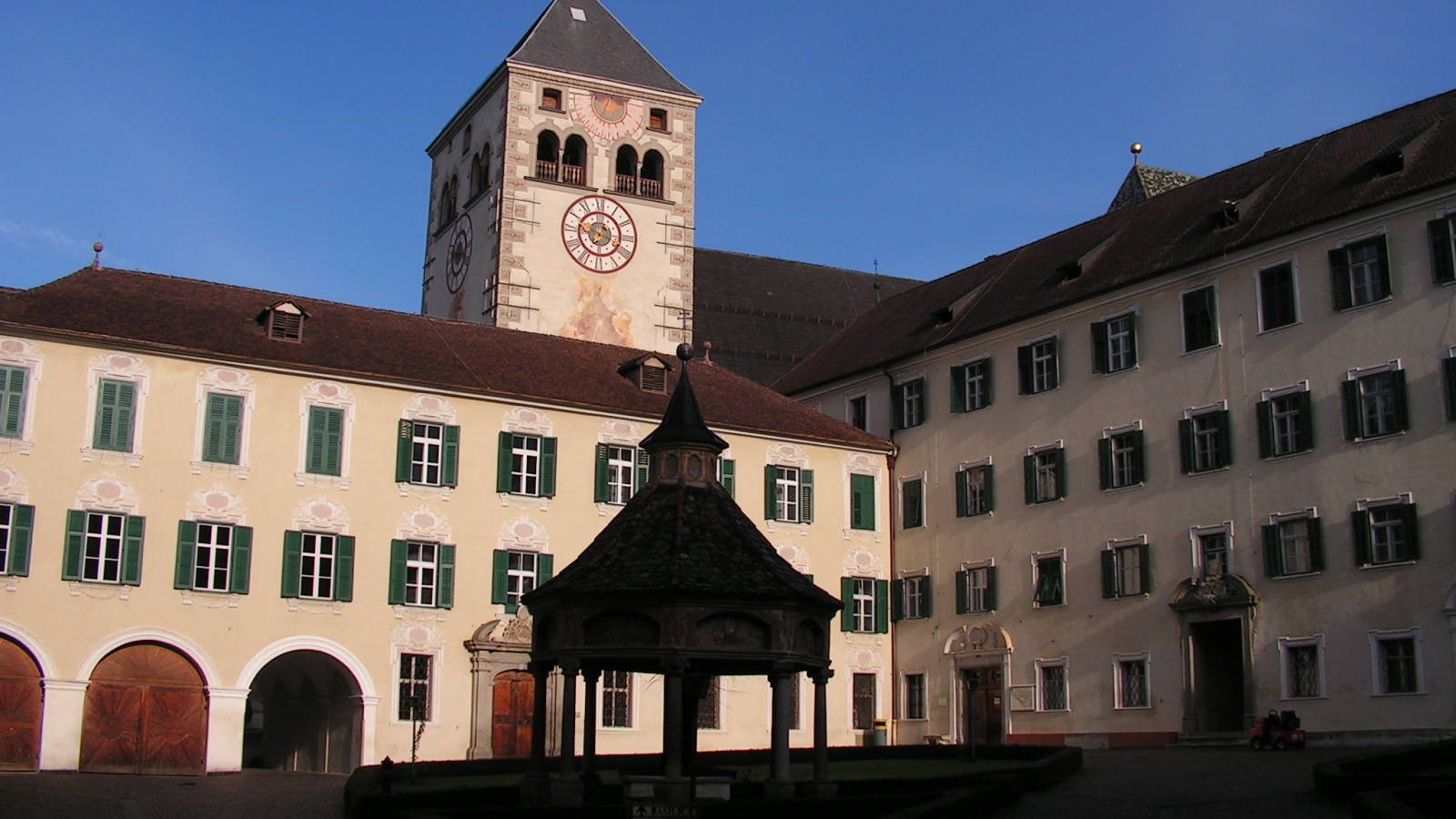 Площадь в городе Нойштифт, Австрия