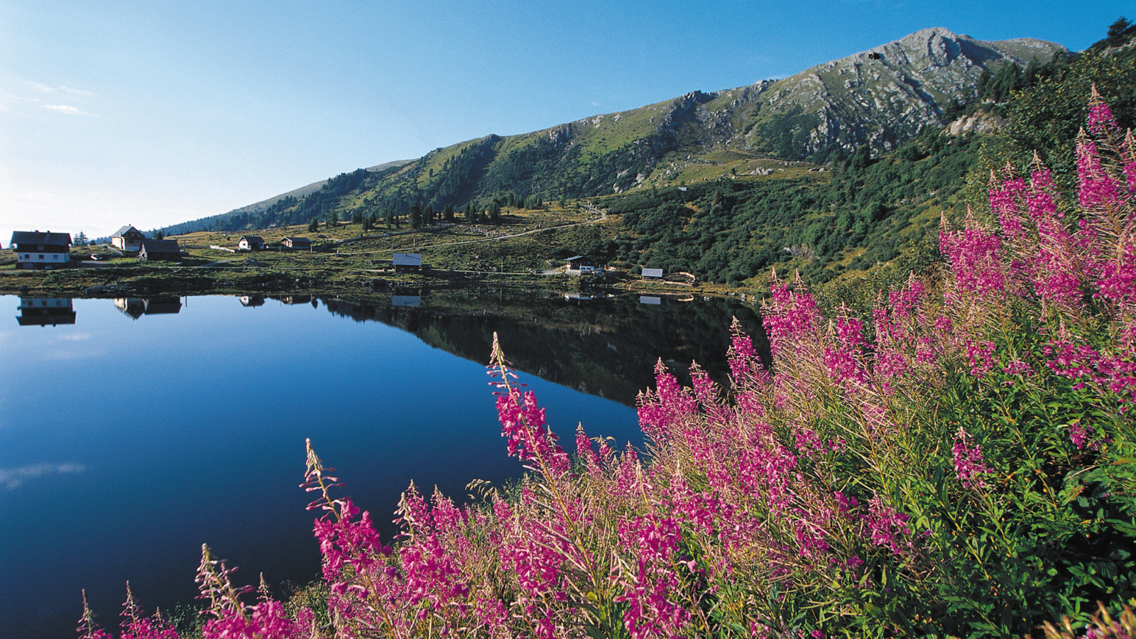 Озеро на горнолыжном курорте Бад Кляйнкирххайм, Австрия