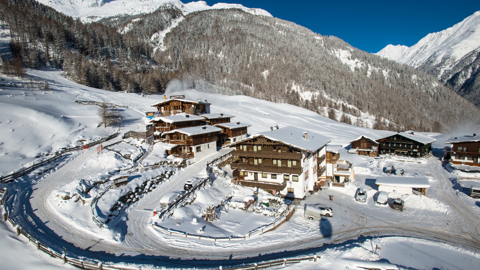 Горная дорога на горнолыжном курорте Зёльден, Австрия