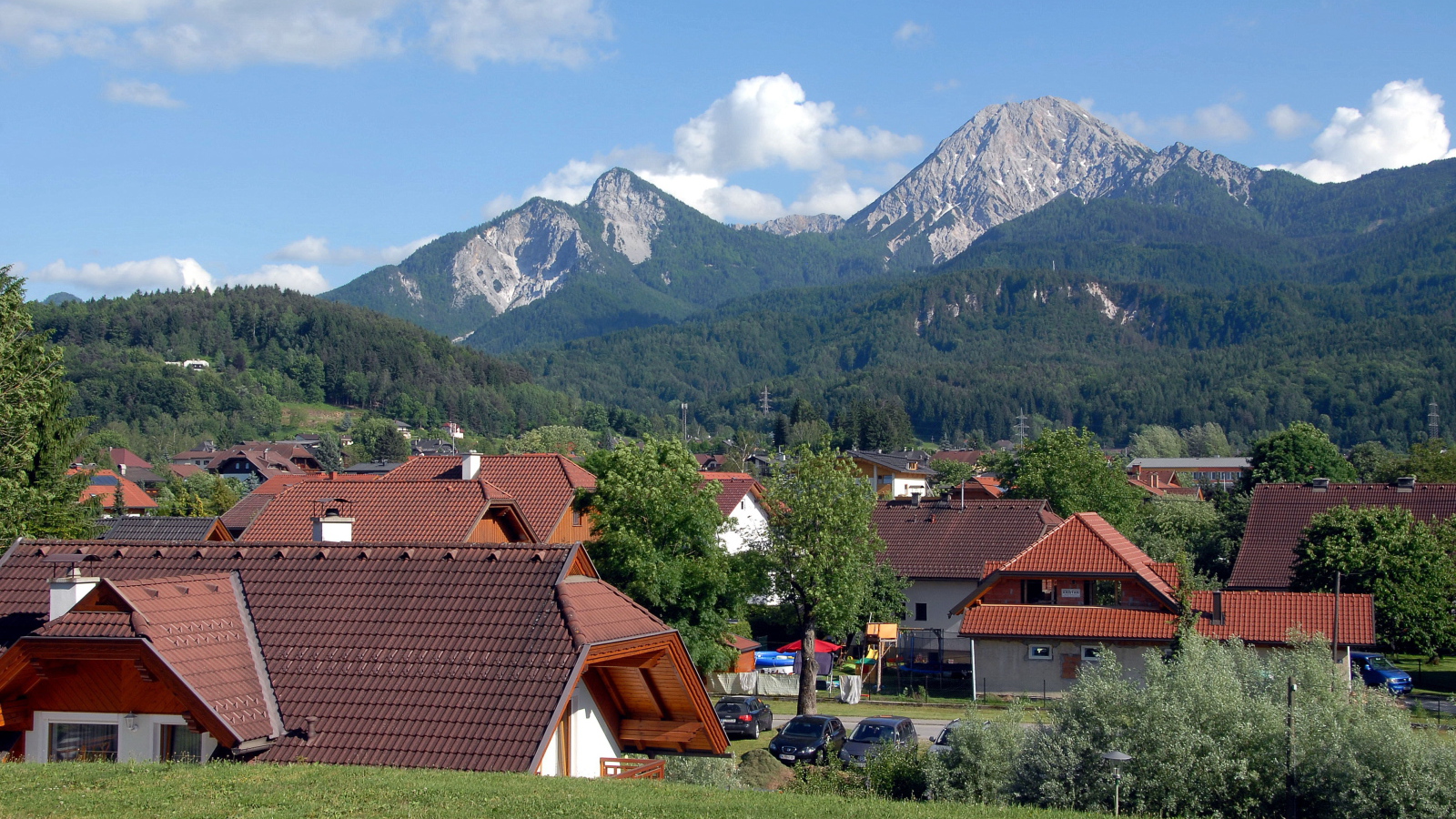 Панорама города на курорте Фаакер-Зее, Австрия