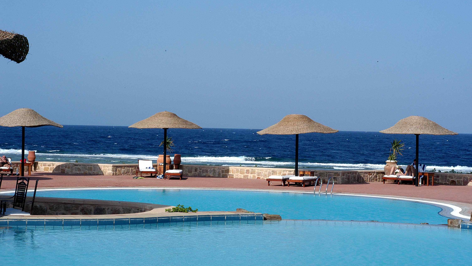 Бассейн в отеле на курорте Эль Кусейр, Египет