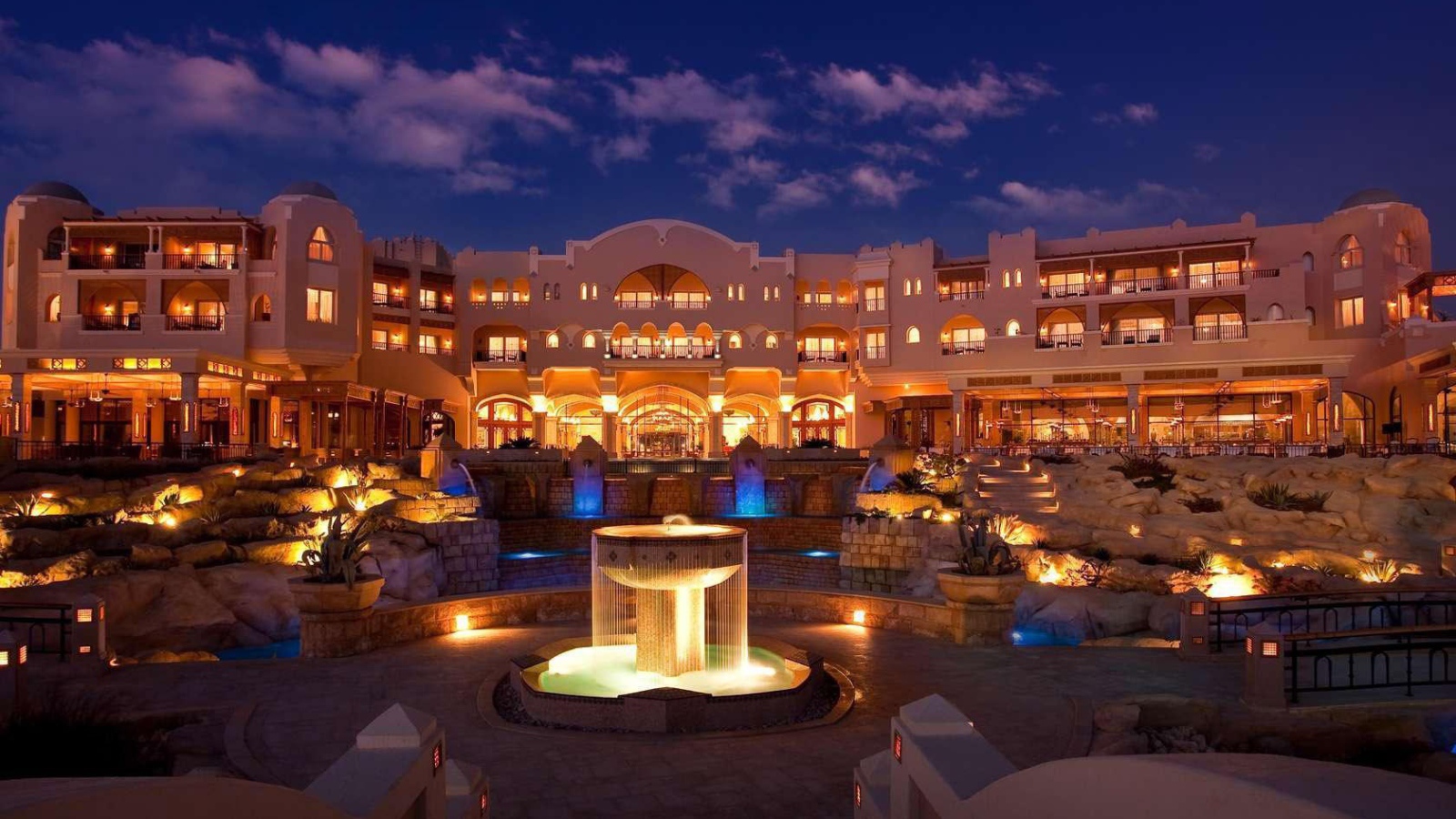 Роскошный отель на курорте Шарм эль Шейх, Египет