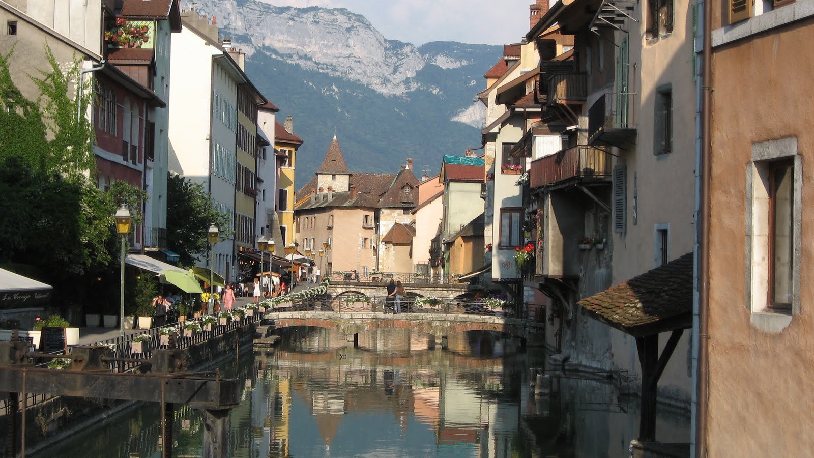 Канал в городе Аннеси, Франция