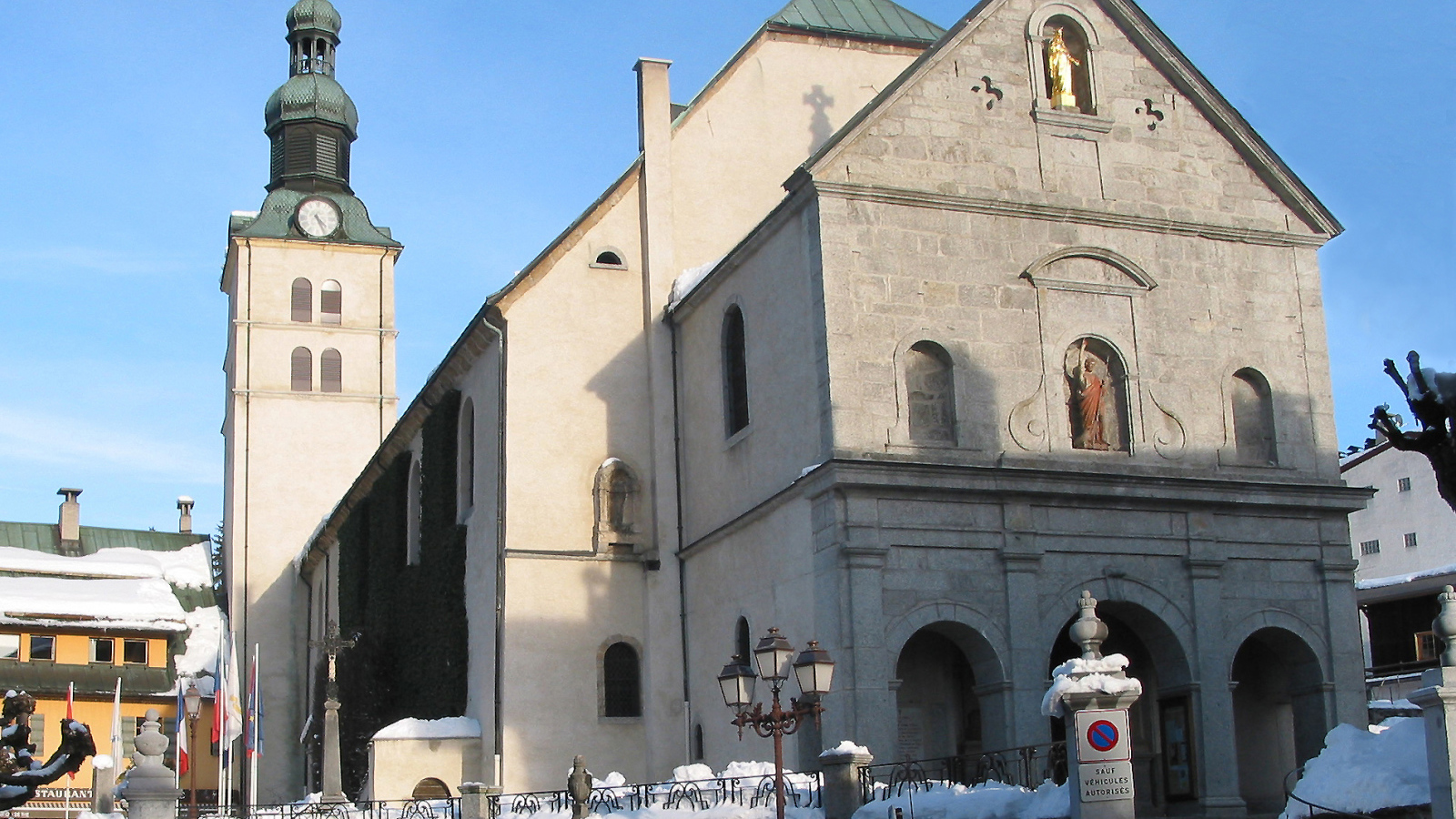 Собор на горнолыжном курорте Межев, Франция