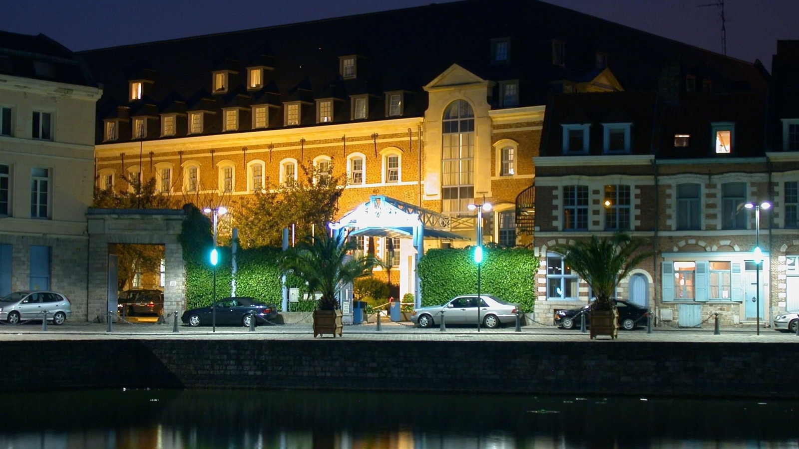 Набережная в городе Лилль, Франция