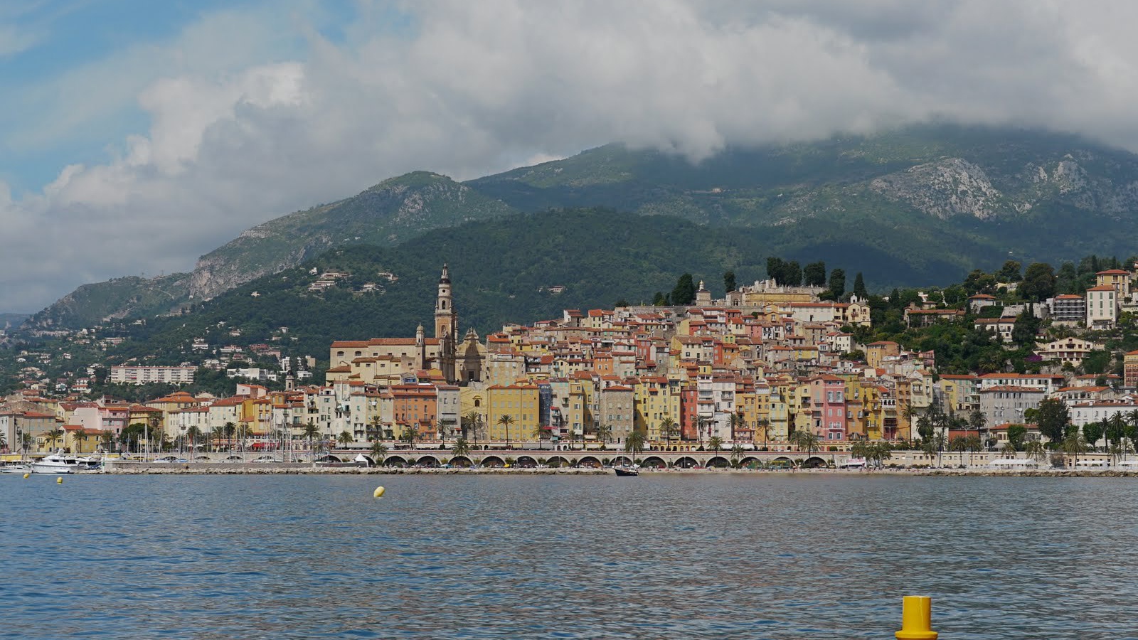 Город на курорте Сен-Жан-Кап-Ферра, Франция