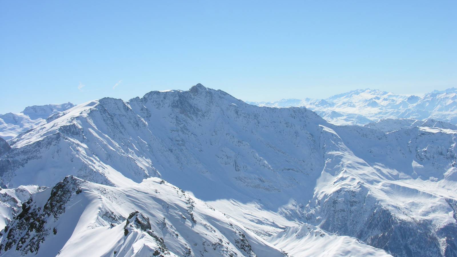 Горные вершины на горнолыжном курорте Лез Арк, Франция