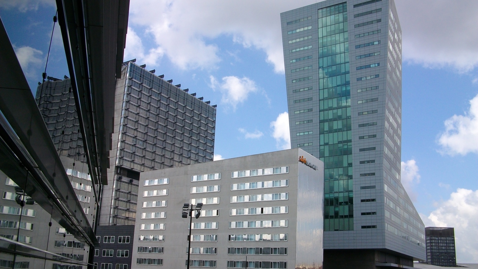 Офисные здания в городе Лилль, Франция