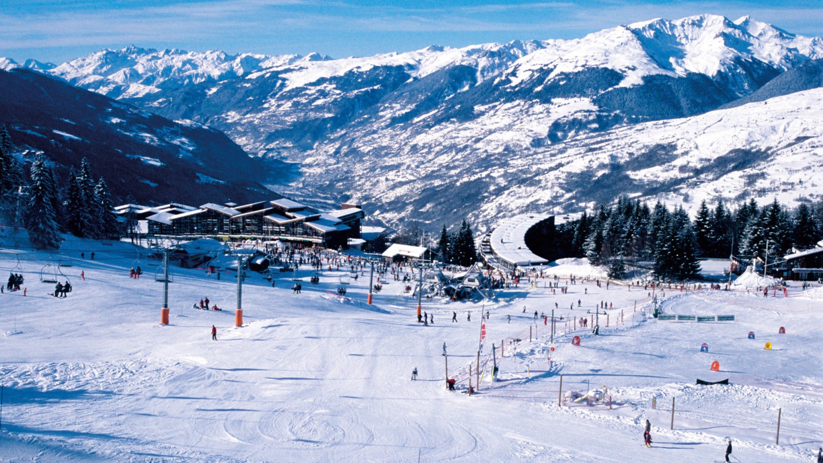 Лыжная трасса на горнолыжном курорте Лез Арк, Франция