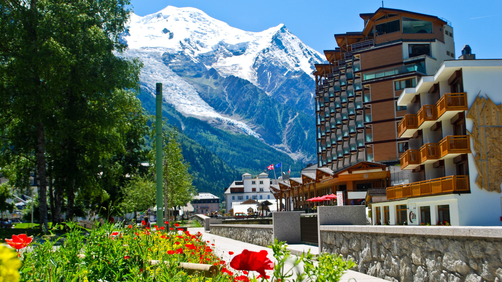 Сквер на курорте Шамони, Франция