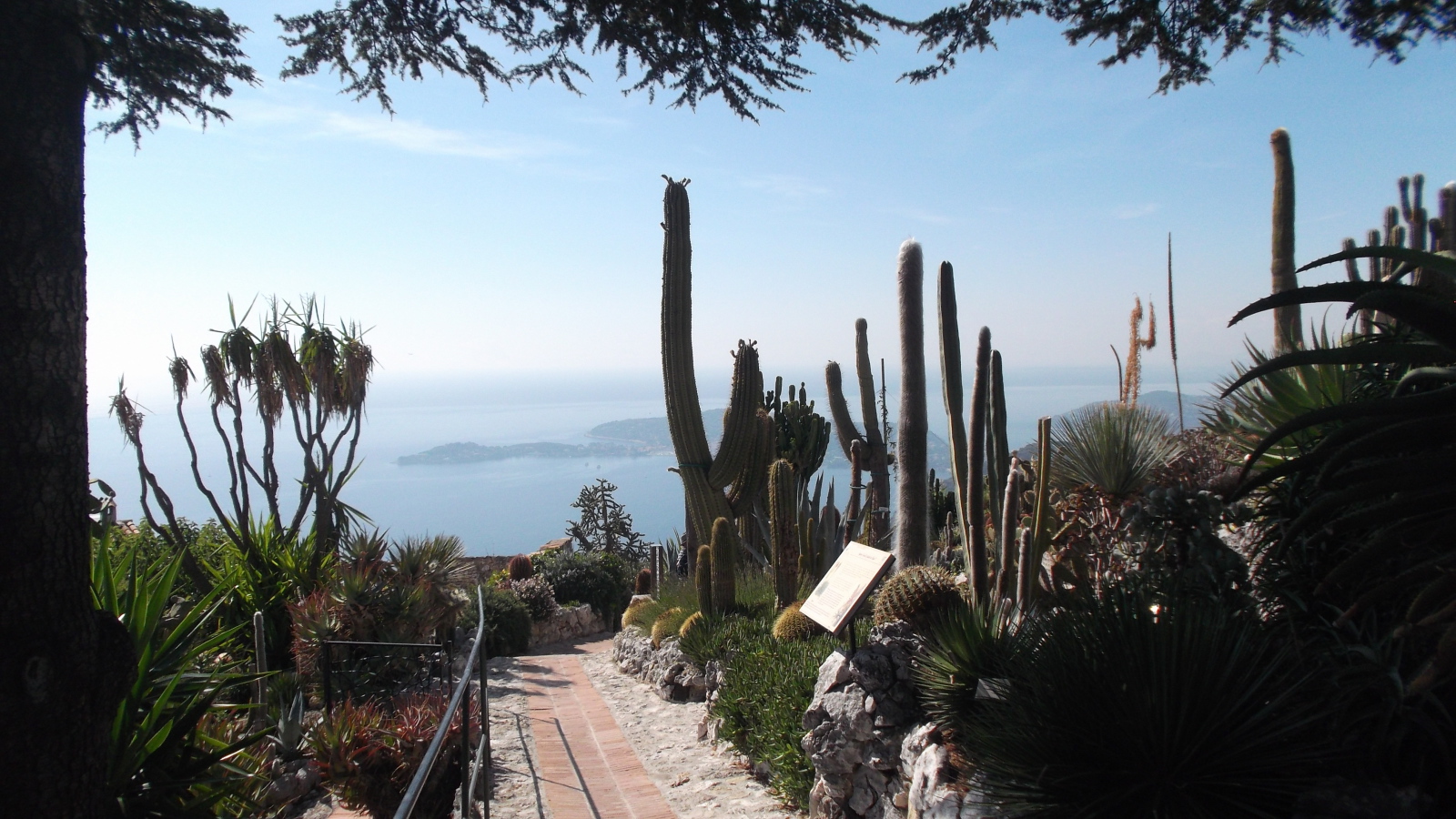 Дорожка на курорте Эз, Франция