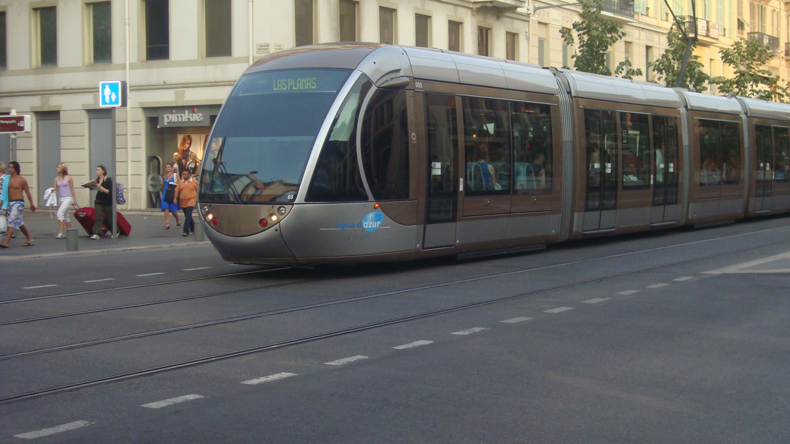 Трамвай в городе Ницца, Франция