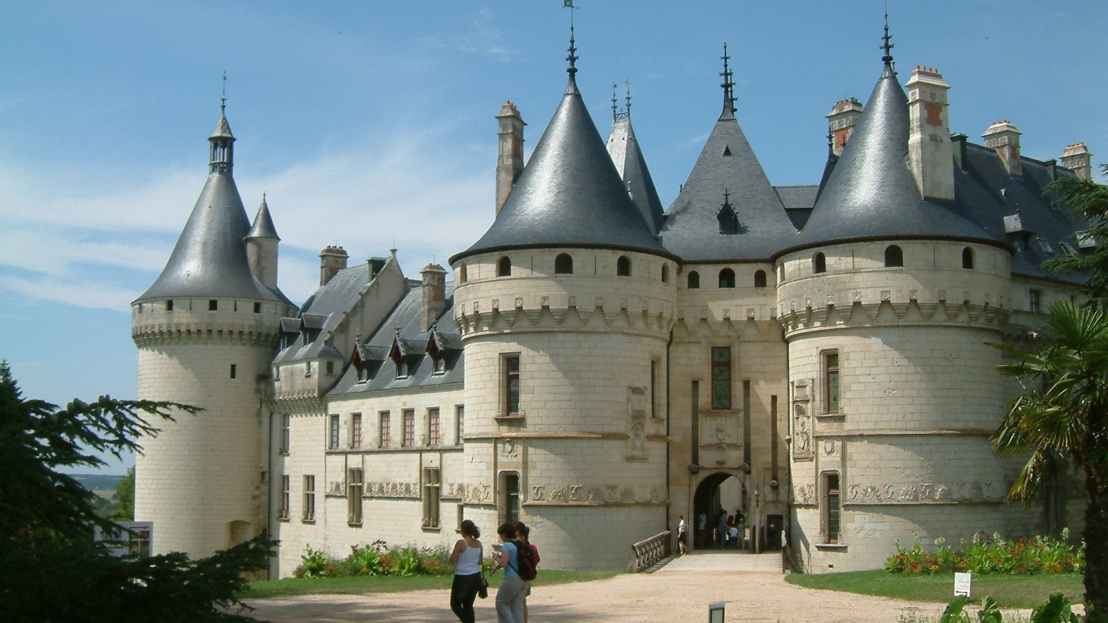 Прогулка у замка в Луаре, Франция