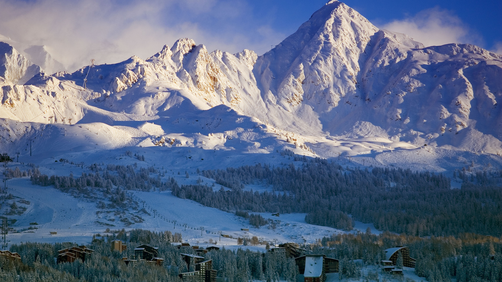 Зимний отдых на горнолыжном курорте Лез Арк, Франция