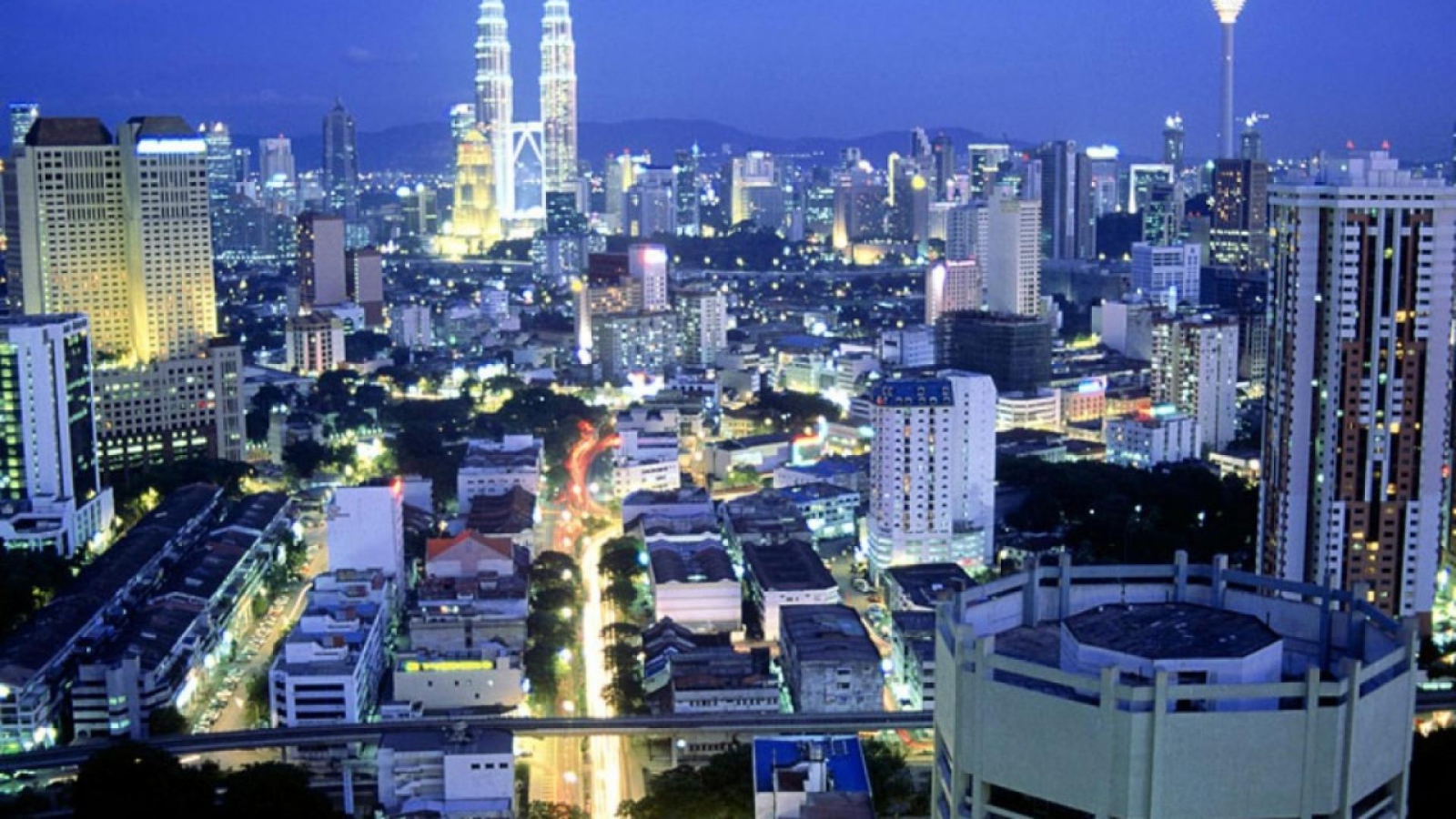 Ночное сияние города в Берлине