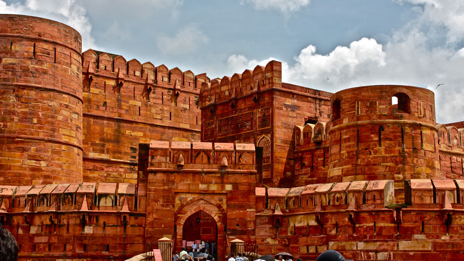 Древние строения в Агре