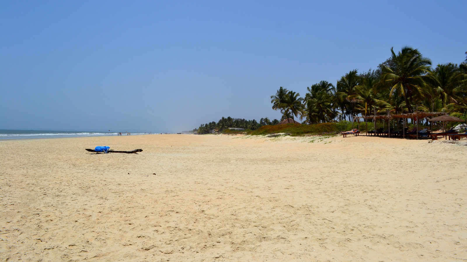 Отпуск на пляже в Бенаулиме